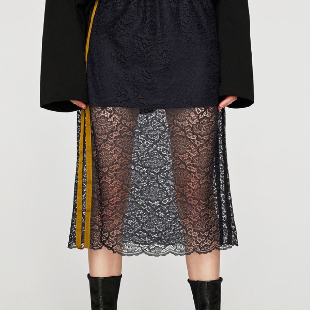 Zara lace detail skirt NWOT